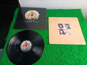 QUEEN - A DAY AT THE RACES .VINYL LP. FIRST PRESSING  1976. - Bild 1 von 11