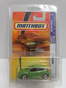 Matchbox #27 Metro Rides Mazda 2 2007 verde con protector - Imagen 1 de 9
