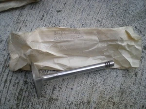Soupape D'Admission Porsche 911 SC NEUVE - Picture 1 of 9