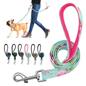 Guinzaglio floreale cane 4 piedi nylon guinzaglio rete morbida manico imbottito animale domestico piombo da passeggio con anello a D - Foto 1 di 18