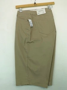 4 khakifarbene hoch geschnittene Damenshorts lockere Passform Christopher & Banks Skimmer braun  - Bild 1 von 10