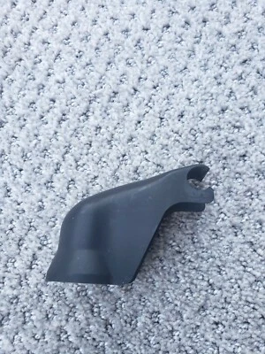 2002-2006 CHEVRILET TRAILBLAZER GMC ENVOY REAR WIPER ARM NUT COVER OEM RAINIER  - Image 1 of 2