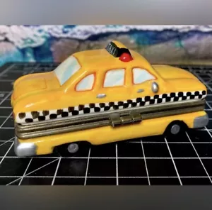 RARE Vintage Yellow Taxi Cab Limoges Style Hinged Trinket Box - Picture 1 of 15