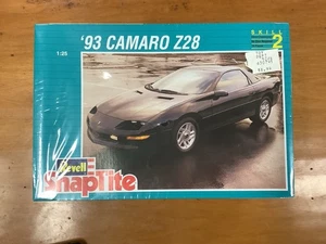 Revell '93 CAMARO Z-28 SnapTite kit modellino in plastica - scala 1:25 - 1993 - Foto 1 di 2