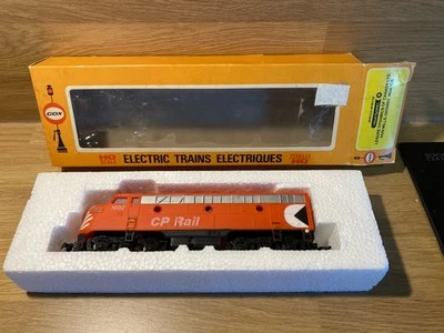 HO Gauge Cox 611163 Locomotive CP Rail - Running No.1602  - Boxed - Orange - Image 1 of 4
