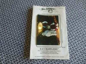 1988 Doll Emporium E-Z CRAWLERS PATTERNS for 14" Dolls - 3 Crawlers + 1 Shirt - Bild 1 von 4