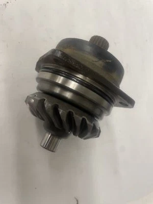 1983-1985 HONDA V45 MAGNA VF750C VF 750 V UNIDADE DE CARCAÇA DE ENGRENAGEM DE ACIONAMENTO PRINCIPAL - Imagem 1 de 4