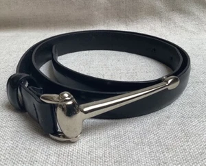 Cinturón Neiman Marcus Cuero Negro Cierre Barra Metal Talla M Hecho en Italia - Imagen 1 de 6
