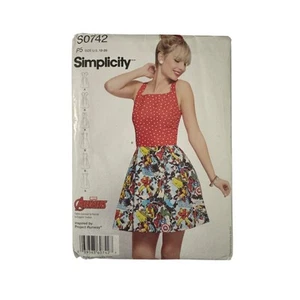 Simplicity Muster 0742 Größe P5 Marvel Avengers inspiriertes Kleid - Bild 1 von 3