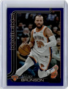 2025-26 Topps Baloncesto #14 Jalen Brunson Púrpura Arco Iris Lámina/250 - Imagen 1 de 1