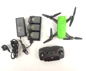 KIT DRONE DJI SPARK MM1A CONTROLLER GL100A 3 BATTERIE ALIMENTATORE - Foto 1 di 8