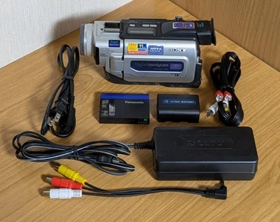 Videocámara Sony DCR-TRV17 Handycam NightShot MiniDV japonesa solo excelente Foto 1 de 4