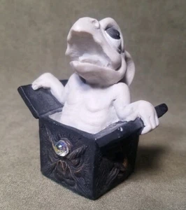 Krystonia Dragon Figurine FROBBIT Made in England  - Picture 1 of 6