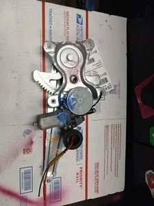 Toyota Camry LE, Driver Left Rear Window Regulator Electric, 12-17, 69804-06140 - Bild 1 von 5