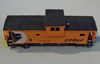 WALTHERS HO DIE CAST CP RAIL CABOOSE,W/KD COUPLERS,#CP437106 - Image 1 of 4