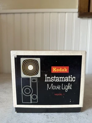 Luz de película Kodak Instamatic modelo 1 vintage con caja FUNCIONA Foto 1 de 4