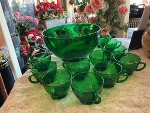 Anchor Hocking FOREST GREEN PUNCH BOWL SET~Footed 10" Dia Bowl + 12 Cups - Picture 1 of 6