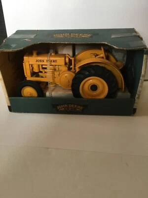 Tractor John Deere Modelo BI 1997 ERTL 1936 1:16 #1227 Hecho en EE. UU. Modelo # 5730DO Foto 1 de 4