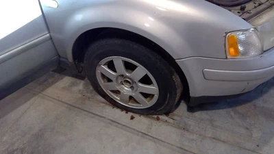 Braço de controle inferior do passageiro dianteiro conversível compatível com 96-06 AUDI A4 3763906 - Imagem 1 de 4