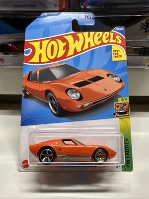 Lamborghini Miura SV Orange 2022 Hot Wheels 71 rueda error variación encaje dorado Foto 1 de 4
