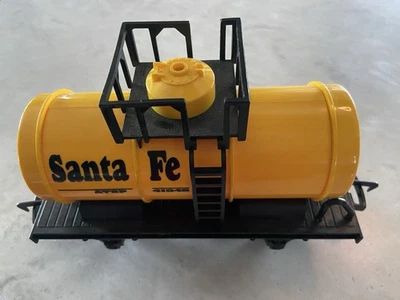 Eztec G Gauge CHRISTMAS ENGINE Scientific Toy Santa Fe Atap Yellow Train NEW - Image 1 of 4