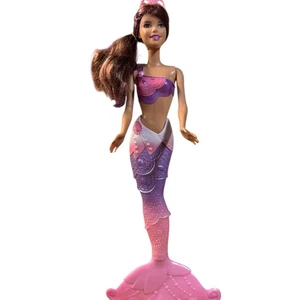 Barbie Dreamtopia Muñeca Sirena con Aletas Rosa y Lavanda, Cabello Moreno con Puro - Imagen 1 de 6