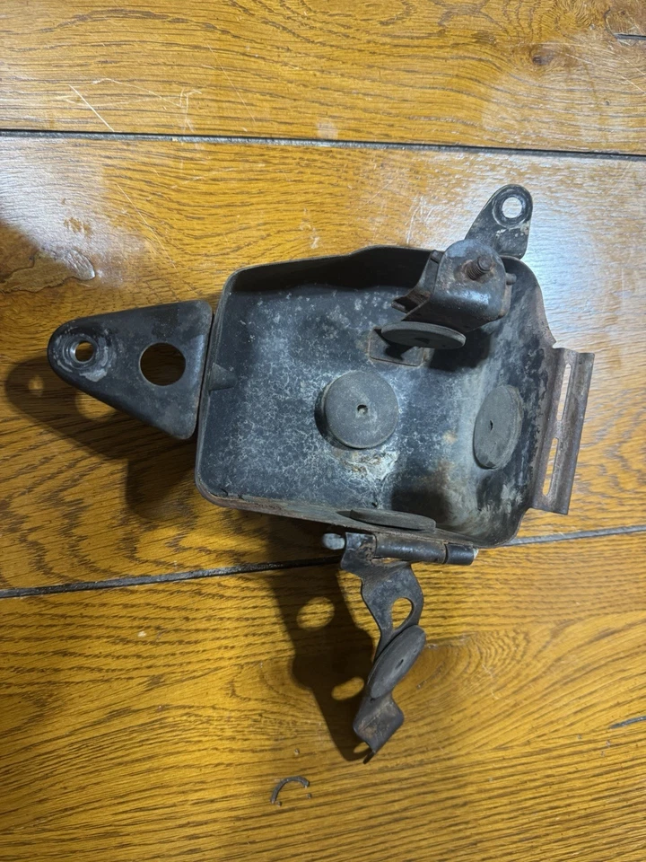 1979-1984 Honda XL 250 S 125S аккумулятор коробка лоток крепление 17232-427-700 - Изображение 1 из 2
