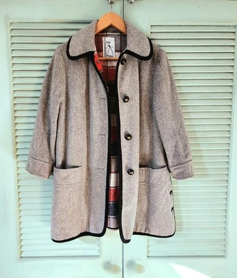 Vintage 1960s Mod Wool Coat: Plaid Lined Jacket, Peter Pan Collar, Large - Image 1 of 4