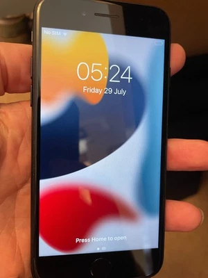 Apple iPhone 7 - 32GB - Black (Unlocked), perfect condition, 100% battery - Image 1 of 3