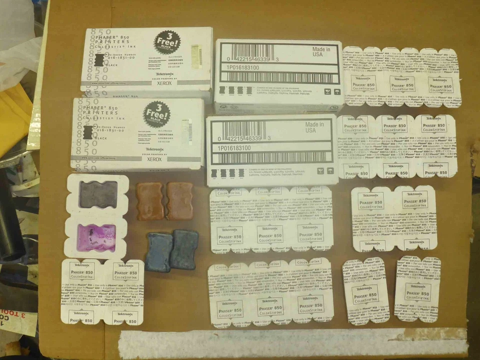  TEKTRONIX PHASER 850 Colorstix Printer Ink - mostly black - Image 1 of 3