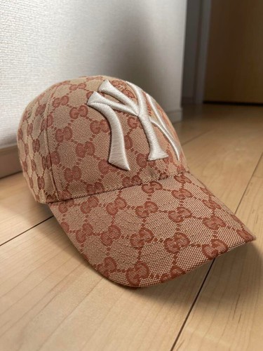 GUCCI Yankees GG Logo Monogram Baseball Cap Hat Men Beige  display picture 3