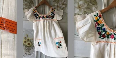 BLUSA VINTAGE NOVA COM ETIQUETAS ANOS 70 GAZE DE ALGODÃO CAMPONESA ECRU TOP BORDADO FLORAL COLORIDO MENINAS - Imagem 1 de 4