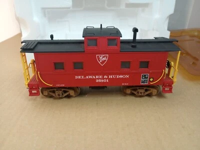 MTH Premier 20-91032 Delaware & Hudson Steel Caboose #35801  - Image 1 of 4