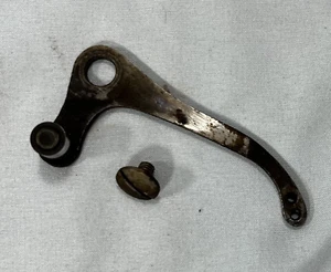 Antica macchina da cucire Davis Co. - gruppo leva piedino pressa - Foto 1 di 4