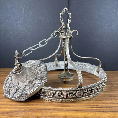 Lámpara de techo antigua con marco de araña 13 libras de alta resistencia tono plateado 209 Foto 1 de 4