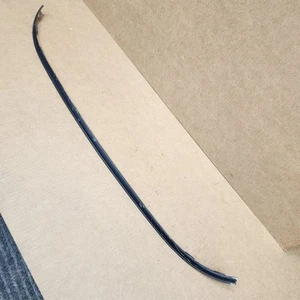 77-82 C3 Corvette Parabrisas Superior Revelar Moldura Negro Usado Gm Moldura OEM - Imagen 1 de 8