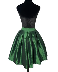 Schickes Wunsch Babydoll Puffrock grün Weihnachten Urlaub feminin klein glänzend - Bild 1 von 9