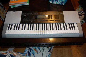 Casio Electronic Sampling Piano / Keyboard Model CTK-4200 mit Netzteil - Bild 1 von 12