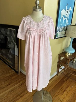 vintage pink seersucker robe - Image 1 of 4