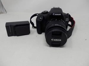 Cámara réflex digital Canon EOS 2000D 24,1 MP, negra con lente EFS 18-44 MM funciona con cargador - Imagen 1 de 8