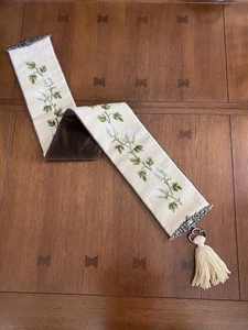 Vintage Needle Point Bell Pull Floral Design Possibly Cotton Bolls - Picture 1 of 4