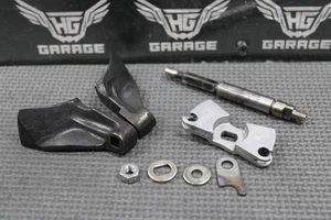 2003 HONDA CR250R OEM EXHAUST RC POWERVALVE FLAP VALVES SHAFT 14201-KZ3-L30 NICE - Foto 1 di 13