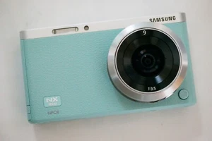 Samsung NX mini Camera w/ NX-M 9mm F3.5 ED Lens - Picture 1 of 17