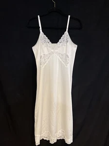 VANITY FAIR NYLON LACE SLIP DRESS FULL SLIP LINGERIE STYLE 10-764 SZ 34 24”/40 - Picture 1 of 7