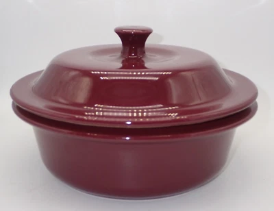 Pampered Chef Round Covered 9" Baking Dish 1.5 L 6 Cup Cranberry Stoneware #1364 - Image 1 of 4