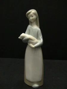 Lladro #1011 Girl Holding Pig Figurine - Picture 1 of 4