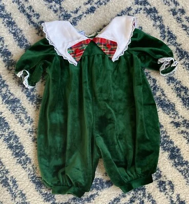 Mameluco navideño vintage de terciopelo verde para bebé niña Little Precious 0 - 6 meses Foto 1 de 3
