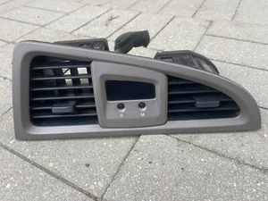 2001-04 NISSAN PATHFINDER PLATINUM METALLIC TAN OEM CLOCK CENTER VENT 258203W400 - Bild 1 von 5
