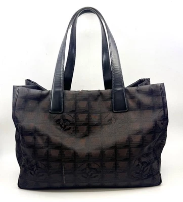 Auténtico Bolso de Mano Mujer CHANEL Línea de Viaje Color Marrón/Negro Nylon Foto 1 de 4