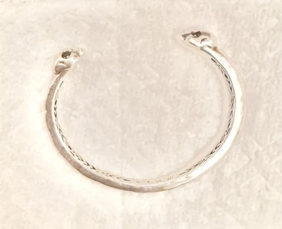 Brazalete John Varvatos Plata con Diamante Negro Calavera Foto 1 de 2